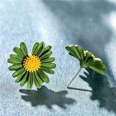 Green Daisy Elegance-Fashion Earrings-StylinArts Daisy Design, Yellow Jewelry, Sunflower Earrings, Tropical Flower, Korean Fashion Women, Summer Earring, White Jewelry, Floral Earrings, Earrings Collection