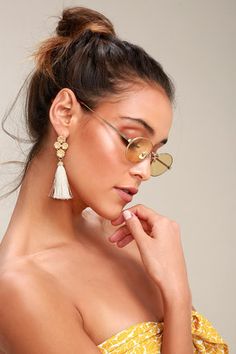 The New Riddim Gold Sunglasses 1 Chic Metal Jewelry For Summer, Chic Spring Vacation Jewelry, White Vintage Summer Jewelry, Vintage White Summer Jewelry, Vintage Jewelry For Beach In Summer, Vintage Summer Beach Jewelry, Crap Eyewear, Vegan Purses, Gold Sunglasses