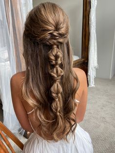 Bride Bubble Braid, Bubble Braids Prom, Half Up Half Down Hair Boho, Boho Style Hairstyles, Boho Hairstyles For Wedding, Bubble Hairstyle Half Up, Half Up Half Down Hair Braid, Boho Hairstyles Wedding, Boho Half Up Half Down Hairstyles