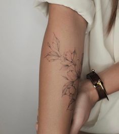 Pinterest Flowers, American Traditional Tattoo Ideas, Traditional Tattoo Ideas, American Traditional Tattoo, American Traditional, Traditional Tattoo, Flower Tattoo, Tattoo Ideas, Flowers