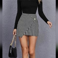 Houndstooth Print High Waist Skirt Mini 95%Polyester 5%Elastic Asymmetrical Size M(6) White *New* Pretty Skirt, Nice Weather, Pretty Skirts, High Waist Skirt, Skirt Mini, Waist Skirt, High Waisted Skirt, Womens Skirt, High Waist