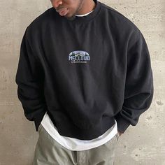 Vintage Outfit Male, Men Pullover Outfit, Black Crew Neck Outfit, Basic Guy Outfits, Mens Style Aesthetic, Mens Clothing Winter, Trendy Mens Fashion Streetwear, Men Vintage Outfits, Men Aesthetic Outfits