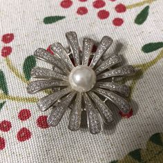 Nwot Very Beautiful And Detail Of Sterling Silver 925 Sparkling Cz And 10mm Pearl Chrysanthemums Flower Brooch Never Used, Measured 1.5 Inches Marked 925 Chrysanthemums Flower, Chrysanthemum Flower, Jewelry Sterling Silver, Pearl Brooch, 925 Jewelry, Chrysanthemum, Flower Brooch, Silver 925, Jewelry Art