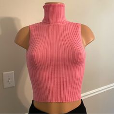 Sleeveless Ribbed Crop Top Turtleneck Nwt Size M Cropped Sleeveless Turtleneck, Zara Sleeveless Top, Winter Palette, Freddy Mercury, Big Girl Fashion, Sleeveless Turtleneck, Ribbed Crop Top, Girl Talk, Crop Top Sweater