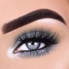 Grey Eye Makeup, Show Makeup, Eyeshadow For Blue Eyes, Makeup Eye Looks, Makeup Hacks, Gray Eyes, Hooded Eyes