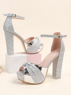 Plateado Glamour Collar   Liso Tira Tobillera Embellished   Zapatos de Mujer Latest Heels For Ladies, Latest Ladies Shoes, Graduation Shoes, Sparkly High Heels, Cute Pumps, Cute Shoes Heels, Stylish Heels, Jeweled Sandals, Bridal Heels