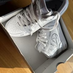 Nike Air Jordan Mid Schematic 6.5W 5Y

Youth Air Jordan 1 Mid 'Schematic' (GS)

Worn once for an hour! In original box but the lid is missing. Super rare & cool. Women’s 6.5 or Kids 5Y

Big Kids Size 5Y

White/Black

Style: DQ1864 100

100% Guaranteed Authentic Jordans Nike Air Jordan Mid, Air Jordan Mid, Jordan Mid, Authentic Jordans, Cool Women, Jordans Women, Air Jordan 1 Mid, Jordan 1 Mid, Black Style