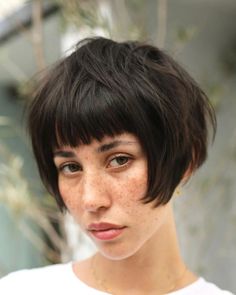 Low Maintenance Short Haircut, Short Bobs With Bangs, Pixie Bob Hairstyles, Short Choppy Haircuts, Dark Blonde Hair Color, Choppy Haircuts, Blonde Bob Hairstyles, French Bob, Pixie Bob Haircut