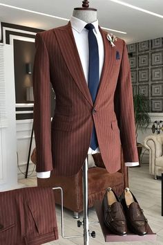 Hilary Chic Rufous Peaked Lapel Two Pieces Bespoke Striped Business Suits Suit Outfit For Men, Black Suit Outfit, Outfit Ideas All Black, Men's Black Suit, Blue Suit Outfit, Suit Outfit Ideas, Dress Casual Outfits, Lapel Wedding, Outfits Suit