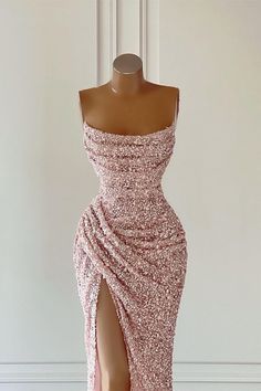 Sleeveless Prom Dress, Elegant Wardrobe, Prom Dresses Elegant, Classy Prom Dresses, Dress With Pleats, Hourglass Silhouette, Stunning Prom Dresses, Dresses Formal Elegant, Prom Dresses Sleeveless