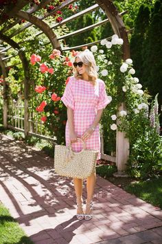 Summer Gingham Summer Gingham, Ivory Lane, Preppy Mode, Alexandra Pereira, Adrette Outfits, Pink Gingham Dress, Southern Fashion, Preppy Spring, Southern Outfits