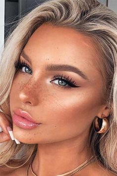 Black Eyeliner Makeup, Best Makeup Brands, Natural Makeup For Brown Eyes, Video Makeup, Best Natural Makeup, Makeup For Blondes