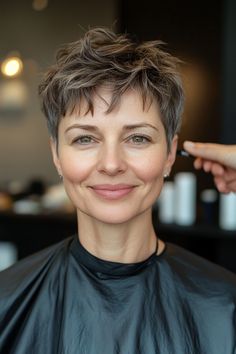 35+ Gorgeous Short Haircuts for Women Over 40 That You Need to See in – CreativeBooster Pixie With Baby Bangs, Shaggy Pixie, Baby Bangs