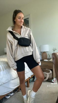 Athletic Romper Outfit Fall, Tna Romper Outfit, Romper Styles Outfits, Aritzia Romper Divinity, Aritzia Fall 2022, Athletic Fashion Aesthetic, One Piece Athletic Romper Outfit, Aritzia Jumpsuit Outfit Shorts, Aritzia One Piece Outfit