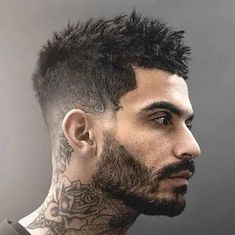 Discover 20 Short Haircuts for Men That Will Turn Heads Everywhere! From stylish short hairstyles for men to sharp mens haircuts straight hair, this collection has it all. Explore mens wavy haircuts and find the perfect look for your wavy hair. Whether you prefer mens medium length hairstyles or trendy mens hairstyles medium, you\'ll find inspiration here. Don’t forget about mens hairstyles thick hair that add volume and flair. Get ready to elevate your style game and make a statement! Best Short Haircuts For Men, Fade Haircut Styles, Best Fade Haircuts, High Skin Fade