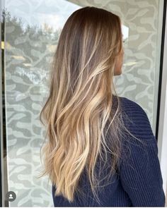 Dark Blonde Hair Color, Beach Blonde, Dyed Blonde Hair, Brunette Hair With Highlights, Balayage Hair Blonde