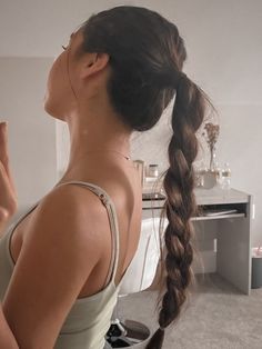 Dark Brown Hairstyles Long, Brown Hair Braid Aesthetic, Messy Braid Aesthetic, Vanilla Girl Hairstyles Brunette, Brunette Slick Back, Cute Hairstyles Brunette, French Braid Aesthetic, Hairstyles For Long Brunette Hair, Workout Hair Styles