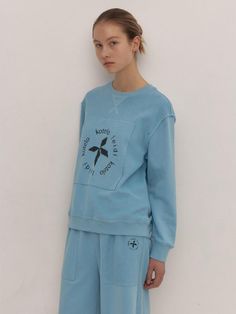 Composition : Shell: 83% cotton, 17% polyester.Color : BlueCountry of Origin : China Blue Cotton Fun Style Sweatshirt, Blue Athleisure Sweatshirt With Logo Print, Fun Blue Cotton Sweatshirt, Casual Blue Soft-washed Sweatshirt, Sporty Soft-washed Cotton Sweatshirt, Workout Sweatshirt, Loose Fitting, Top Outfits, Sweatshirts