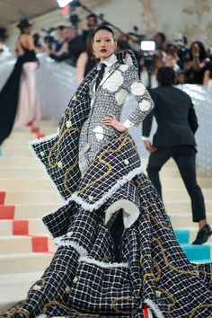 Drag Fashion, Sora Choi, Asian Celebrities, Red Carpet Looks, Fashion Face, Thom Browne, Coat Dress, Karl Lagerfeld