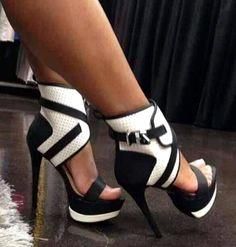 louboutinishoesky… $128 for charistian louboutin shoes... Black And White High Heels, Hak Tinggi, High Heels Classy, Barefoot Sandal, Gladiator Shoes, Women High Heels, White High Heels, Heels Stilettos, Black And White Shoes