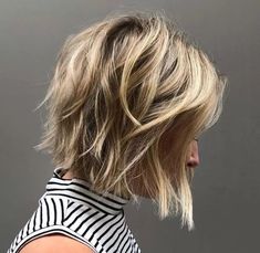 Short Youthful Haircuts, Layered Bobs For Fine Hair Over 50, Choppy Layered Lob, Medium Bob Haircut With Layers, Layered Chin Length Bob, Layered Bobs For Fine Hair, Chin Length Layered Bob, Messy Bob Haircuts, Bobs With Layers