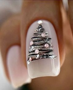 Tree Nails, Christmas Gel Nails, Xmas Nails, Nail Art Ideas, Fancy Nails, Chic Nails, Short Acrylic Nails, Gorgeous Nails, Holiday Nails