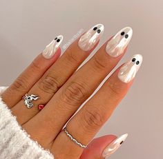 Glazed Ghost Nails, Chrome Ghost Nails, Hallow Nails, Ghost Nails Black, White Ghost Nails, Ghost Nails Halloween, Ghost Nail Designs, Halloween Ghost Nails, Gel Halloween Nails