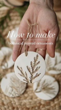 Flat Diy Christmas Ornaments, Make Own Ornaments, How To Make Wooden Ornaments, Xmas Gift Ideas For Coworkers Easy Diy, Diy Ornaments Nature, Popular Diy Projects To Sell, Little Kids Christmas Crafts, Diy Deer Ornaments, Homemade Arts And Crafts Diy Ideas