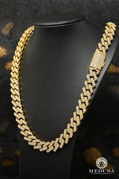 Chaîne à Diamants en Or 10K | Chaîne 14mm Cuban Prong Diamant 22’’ / Diamants / Or Jaune Diamond Chains For Men, Medusa Jewelry, Personalized Packaging, Gold Cuban Chain, Expensive Jewelry, Diamond Chain, Best Jewelry Stores, Fancy Jewelry, Cuban Chain