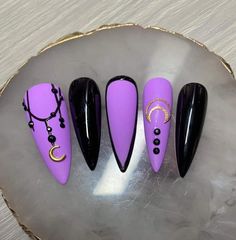 Halloween Nail Ideas, Witchy Nails, Goth Nails, Halloween Nail Designs, Halloween Nail, Halloween Nail Art, Nail Art Ideas, Nail Art Inspiration, Dope Nails