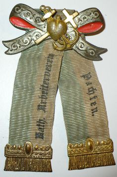 Lion's lapel? Odd Fellow, Award Ribbons, Dolly Kei, Medal Ribbon, Award Ribbon, Craft Flowers, Ribbon Rosettes, Silver Jewelry Diy, Military Medals