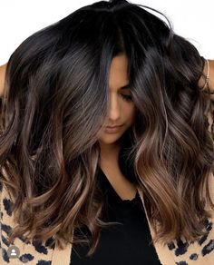 Trendy Brunette Hair, Hair Colors For Summer, Trendy Fall Hair Color, Root Smudge, Brown Hair Balayage, Hair Color Techniques, Trendy Hair Color, Hair Shades, Trendy Hair