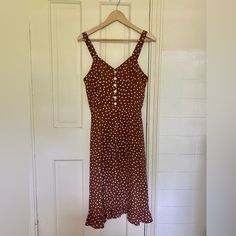 Rare Item, No Longer Produced In Brown With White Polka Dot Size Fr 38/Us 6, Best Fits Us 4-6 Measurements Laid Flat: Pit To Pit: 17 Inches Waist: 15 Inches Length: 43 Inches Items Are Always Cleaned Or Brand New And Come From Non-Smoking And Pet Free Home! Questions? Leave A Comment Below! Rouje Clothing, French Style, White Polka Dot, Polka Dot, Colorful Dresses, Midi Dress, Size 6, Brand New, Womens Dresses