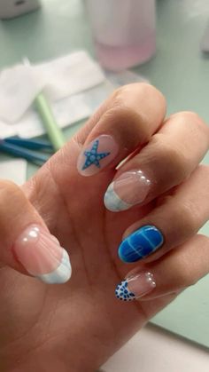 Fun Hawaii Nails, Blue Gel Polish Nail Designs, Preppy Blue Nail Ideas, Winter Break Nails, Nail Inspo Pattern, Vacation Nails For Mexico, Cute Nails For Mexico, Nail Inspo Mermaid, South Carolina Nails