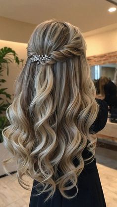 #BEAUTY, #RELATIONSHIPS #Fashion #Animals #Outfits #Winter Outfits #Animals Ty Ball Hairstyles, Cute Hairstyles For Long Hair For A Dance, Prom Blonde Hairstyles, Wedding Hair Winter, Formal Hairstyles For Long Hair, Hoco Hairstyles, Dance Hairstyles, Peinados Fáciles Para Cabello Corto