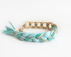 Mint bracelet with chunky chain, mint bohemian bracelet, braided bracelet by LeiniJewelry Mens Choker Necklace, Bracelets Hippie, Mint Bracelet, Beige Bracelet, Mint Jewelry, Ribbon Braids, Bracelet Crochet, Yarn Bracelets, Bohemian Braids