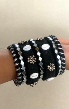 Garba Jewellery Diy, Navratri Bracelet Handmade, Navratri Bengals, Handmade Navratri Jwellery Ideas, Handmade Bangles Ideas, Navratri Bangles Handmade, Fabric Bangles Handmade, Fabric Jewellery Handmade, Navratri Diy