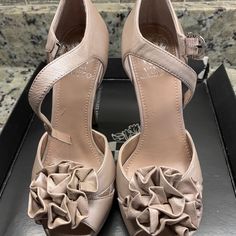 Vince Camuto Nude Heels Never Worn Size 6 M Beige Fitted Sandals With Round Toe, Coral Heels, Glitter High Heels, Burgundy Heels, Black Platform Heels, Black Suede Heels, Block Heel Shoes, Pointed Heels, Leather Sandals Women