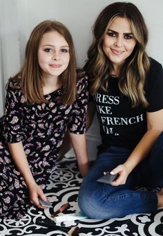 Teaching your daughter about makeup is such a huge part of raising a daughter! Learn how to help your teen daughter ease into makeup naturally. - dress cori lynn Minimalist Nature Decor, Teen Makeup, Nature Makeup, Mother Nature Tattoos, Photography Inspiration Nature, Teen Daughters, About Makeup