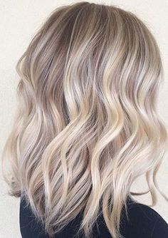 #Farbbberatung #Stilberatung #Farbenreich mit www.farben-reich.com Sand Hair, Bob Lung, Casual Curls, Long Bobs, Color Rubio, Human Hair Color, Long Bob Haircuts