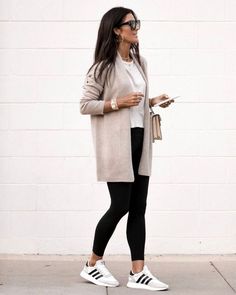 Leggings Outfit Fall, Look Legging, Mode Tips, Black Leggings Outfit, How To Wear Leggings, Legging Outfits, Mode Casual, Athleisure Outfits, Casual Work Outfits