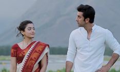 Ranbir Kapoor In Kurta, Animal Ranbir Kapoor, Animal Movie Ranbir Kapoor, Ranbir Kapoor Hairstyle, Growing Hair Men, Animal Movie, Growing Hair, Movie Pic, Wedding Couple Photos