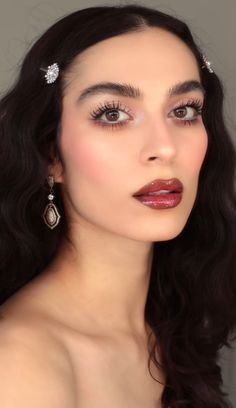 Dark Smokey Bridal Makeup, Moody Bride Makeup, Bridesmaid Makeup Dark Lip, Bridesmaid Makeup Dark Hair, Dark Lip Wedding Makeup, Bridal Makeup Deep Set Eyes, Makeup Looks Wedding Bride, Vampy Bridal Makeup, Round Face Wedding Makeup