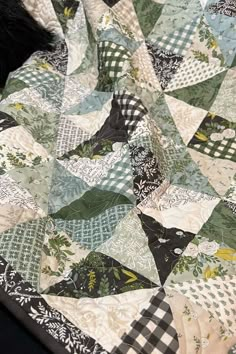 This 50" x 58" lap quilt uses 1 Layer Cake (42 - 10" squares) and features the Happiness Blooms fabric line by Deb Strain. Using a Layer Cake gives you a quick scrappy-but- coordinated look. Accuquilt friendly. #DebStrain #Moda #ModaFabrics #Quilting #LayerCake #CoachHouseDesigns #BarbCherniwchan #Family #ScrappyQuilt 1 Layer Cake, Layer Cake Quilt Patterns, Layer Cake Quilts, Basic Quilt, Quilting Designs Patterns, Quick Quilt, Scrappy Quilt Patterns, Sewing Circles, Half Square Triangle Quilts