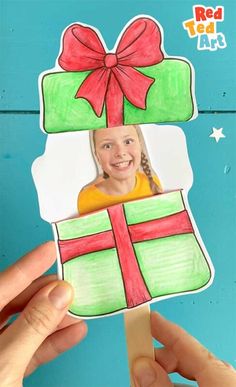 Pop Up Photo Surprise Printables - Red Ted Art - Easy Cards for Kids Easy Cards For Kids, Easy Homemade Christmas Cards, Pop Up Gift Card, Pop Up Gift, Pop Up Christmas Cards, Red Ted Art, Holiday Card Diy, Christmas Presents For Kids, Snowman Christmas Cards