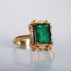 Emerald Ring Design, Architectural Buildings, Brown Jewelry, Baguette Diamonds, Crystal Stars, Antique Engagement Rings, Vintage Jewels, Emerald Gemstone, Natural Emerald