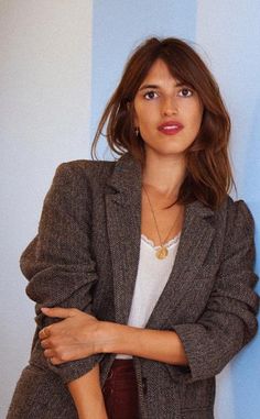 French Girl Hair Short, Jeanne Damas Hair, Damas Style, Therapist Outfit, Jeanne Damas Style, French Haircut, French Girl Hair, French Outfits, Camille Rowe