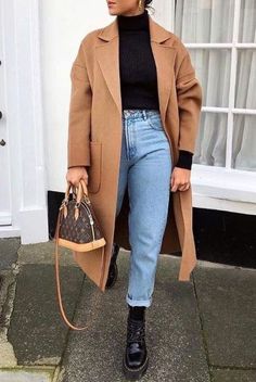 Tas Louis Vuitton, Vuitton Outfit, Doc Martens Outfit, Trendy Outfits Winter, Women Overcoat, Winter Trends, Coat Outfits, Casual Winter Outfits