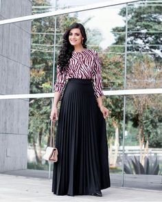 Pleats Fashion, Pentecostal Fashion, Long Skirt Fashion, Beautiful Long Dresses, College Outfit, Modest Dresses Casual, Beautiful Status, Modesty Fashion, Modest Wear