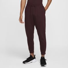 Soft and sweat-wicking, these Primary joggers are made with smooth double-knit fabric. A classic jogger fit that tapers through the leg pairs with an elastic waistband to provide a comfortable fit that moves with you. Oversized Tote Bag, Mens Scarves, Double Knit, Suit Accessories, Rugby Shirt, Move In, Double Breasted Suit, Double Knitting, Nike Dri Fit